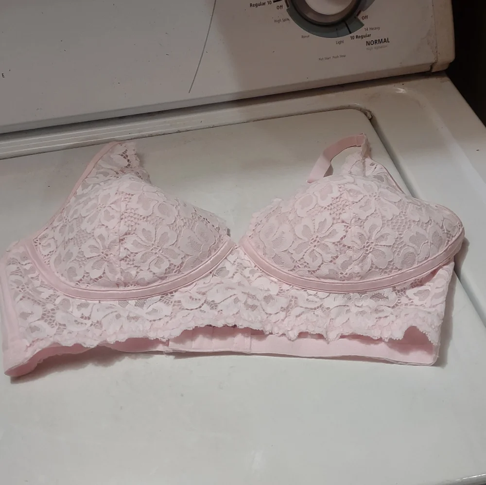 Woman's pink madenform‎ 36 C bra